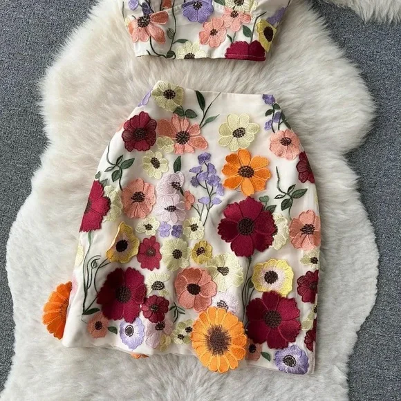 Imported New floral two piece set - Picture 3 of 3